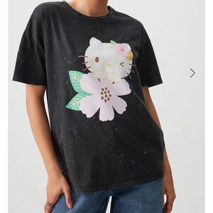 NWT Sanrio Hello Kitty Oversized tee